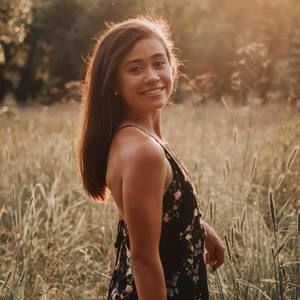 Meet your Posher, Emily